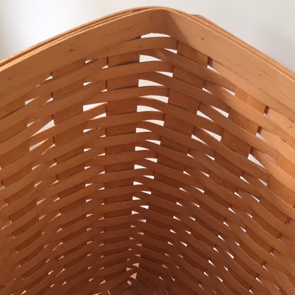 Longaberger 1995 Vintage Basket 16” tall waste or laundry - Picture 9 of 12